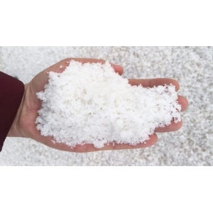融雪剂厂家详解融雪剂的性能特点